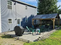 Large Private Yard, 4Br Home, Walk to Town Center Hotels in Meredith