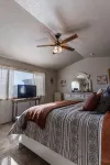 Beautiful Warm and Spacious Home, 3bed/2 full bath