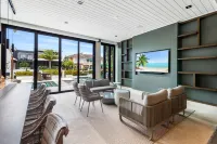 LUXURIOUS MANSION WITH 5 SUITES ON THE WATER!!