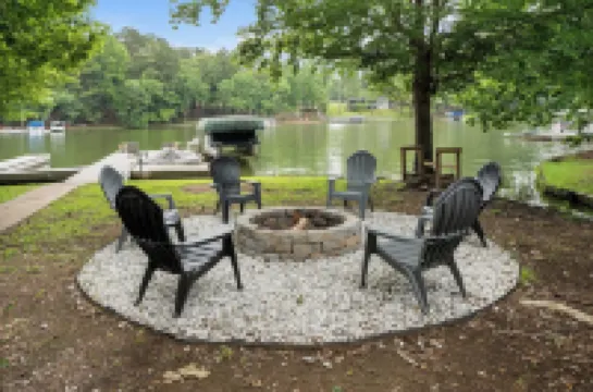 Beautiful Updated Lake House w/ private deep water dock