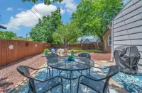 1925 Waco Charmer! Under 10 min. to Baylor, Magnolia Silos, downtown Waco, zoo!