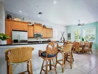 Great Gulf View! Steps to the No.1 Beach in a 2,759 sqft luxury townhome