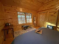 ★ The LODGE ★ No Clean Fee ★ Private Retreat w/ Adjustable KING Bed
