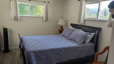 Rafting, kayaking, fishing river retreat.  Private river access/outdoor patio