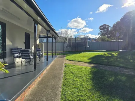 1940" Renovated Cottage in Beautiful Historic Taralga. Отели в г. Таральга