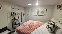 The Lazy Cottage at the base of Pikes Peak w/private hot tub