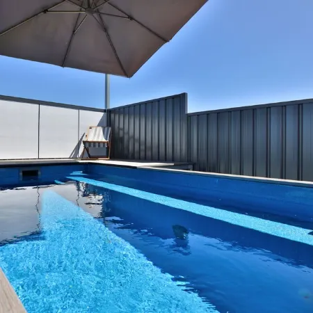 Perfect, quiet location, walking distance to Billabong, 8 Minute drive to town..
