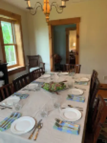 4-bedroom farm house in Coburn with WiFi on beautiful 100 acre.