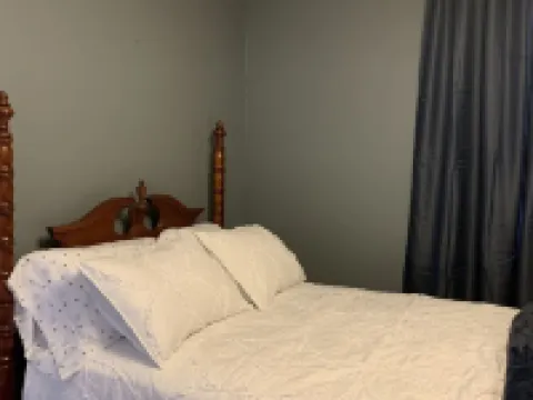 2nd Street Retreat Hotels in Pulaski