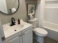 Lovely 2-bedroom cottage located in downtown Mount Vernon!