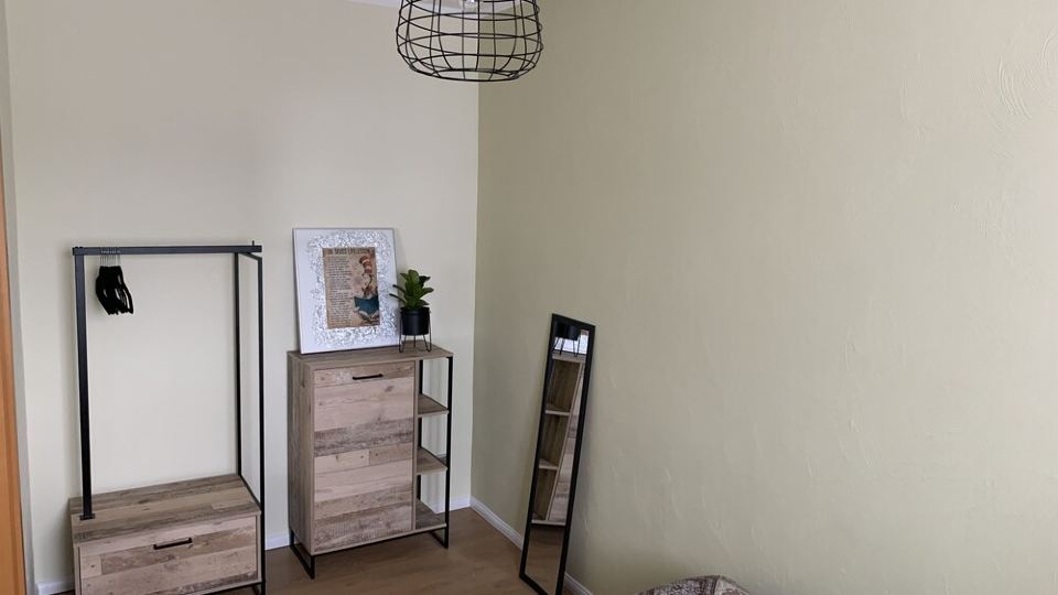 New! Stylish city apartment *Netflix,parking lot,close to BHF*