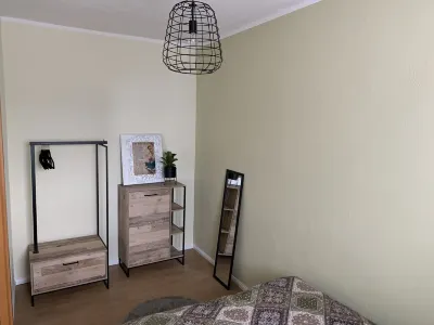 New! Stylish city apartment *Netflix,parking lot,close to BHF* Brandenburg University of Technology 주변 호텔