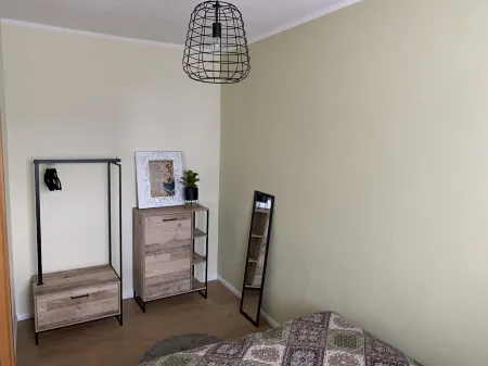 New! Stylish city apartment *Netflix,parking lot,close to BHF*