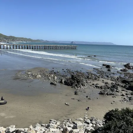 Oceanfront condo with PRIVATE deck. Pet friendly. Just a short walk to town.