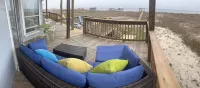 Private Beach, Private Dock,Gorgeous Sunsets over Bay. Bring Dogs. Special Rates