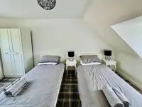 Cosy Country House Finzean, Aberdeenshire. Sleeps 6 & Pet Friendly with Garden Hotel a Banchory
