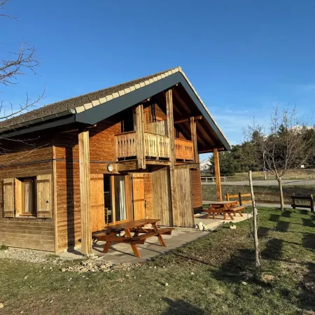 Chalet 6 Pers -piscine Chauffée- Superdevoluy Отели в г. Ле Деволюи