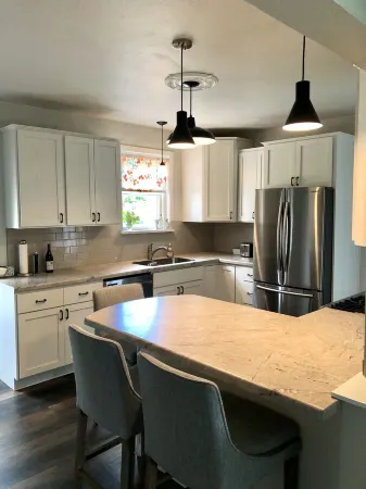 Cozy remodeled cottage in heart of Ashland/Chequamegon Bay/Lake Superior