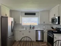 Updated Bungalow - Close to town and 30 min from Lubbock! Hôtels à : Comte de Terry