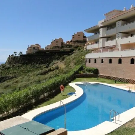 Sea View Penthouse with Private Jacuzzi & Huge Terrace – Cala 4