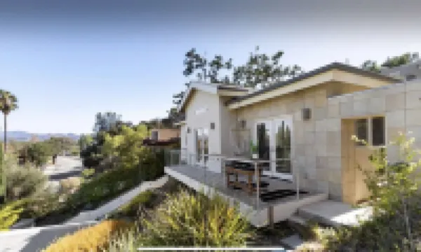 Bright 4 Bedroom Mountain View Home By Arts Plaza