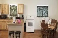 The Red House-Ten minutes to San Augustine boat launch at Sam Rayburn Lake