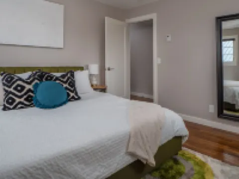 "The Old Post Office" - Mid-Century Mod Apartment in Downtown Driggs - With W/D Hotels in Driggs