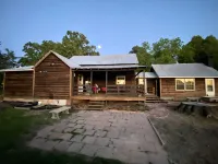 Original Family Farmhouse just 2 mins off I-26 & 8 mins from d-town Spartanburg! 모닝사이드 뱁티스트 처치 주변 호텔