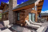 Mountain Getaway w/additional Bunkhouse Apartment!