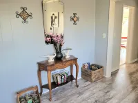 Moo Manor, 10 Mins from downtown Mayberry