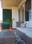 Newly Renovated Cozy Condo in Midtown Crossing Hôtels à : 