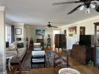 Cozy private efficiency located near downtown Raleigh, PNC Arena, NCSU, RTP, RDU