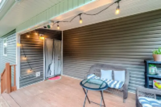 Pet-Friendly Bluegrass Retreat w/ Fenced Yard