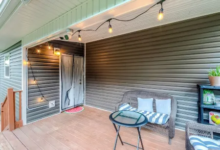 Pet-Friendly Bluegrass Retreat w/ Fenced Yard