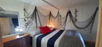 Lake Champlain Waterfront: Amazing Sunsets, Private Beach, and Firepit