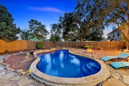 5 BR w/ Pool, close to Six flags, cowboy stadium