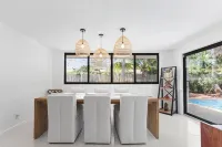 Tropical Beach House!