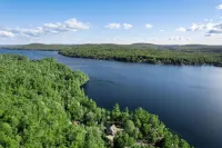 Spacious Lake House + 2 Detached Guest Houses