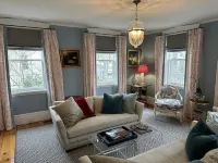 Historic Charm with modern amenities in Exeter, NH. 3 Bedrooms & Walk to town 엑세터 호텔