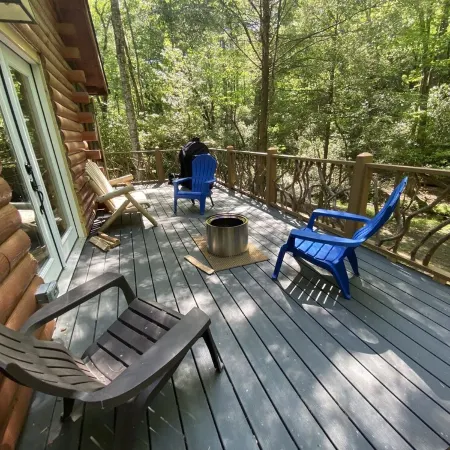 North Carolina Blue Ridge Mountains Log Cabin Retreat