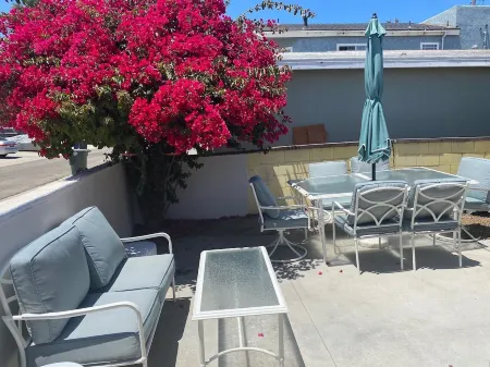 Charming Silverstrand Beach Cottage Just Steps to the Sand!