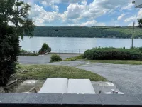 Remodeled Family Cottage with Lake Views Close to Wineries, Hiking & Tons More