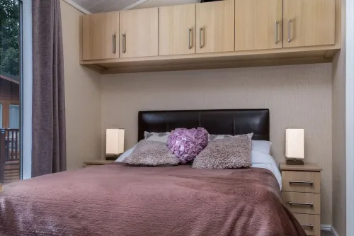 A beautiful Cabin on the 5 star White Cross Bay in a quiet area of the park -