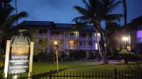 Paradise Private Unit, Ocean View, Queen Bed, Downtown Kona
