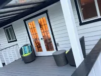 Charming 2-bedroom house in wonderful Burien with 500mbps  speed WiFi, Hotels in Burien