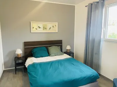 Maison Neuve Avec Piscine 10 min de Perigueux Hôtels à proximité de : Le Palio