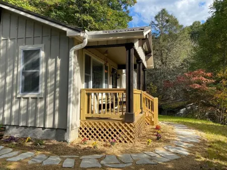 Cozy Mountain Getaway in Valle Crucis, NC