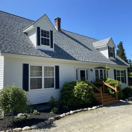 Bar Harbor 5 bedroom 3 bath with hot tub and large backyard