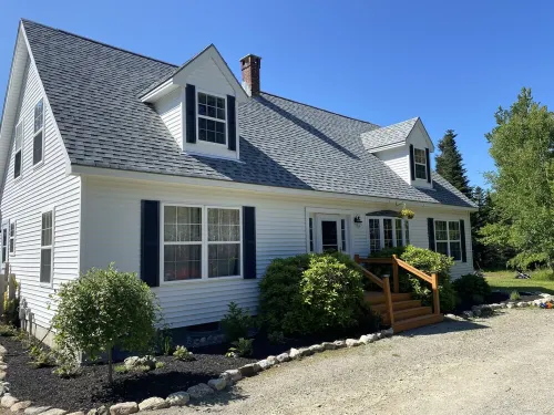 Bar Harbor 5 bedroom 3 bath with hot tub and large backyard