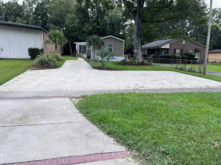 Cozy 3 Bedroom 2 Full bathroom Home located minutes from Historic Downtown.